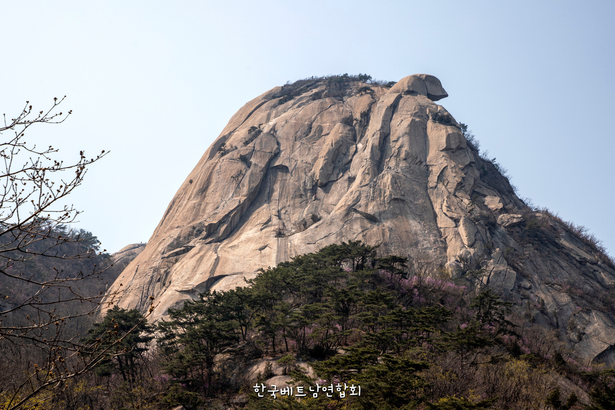 전문 산악인들의 성지, 북한산 인수봉 암벽