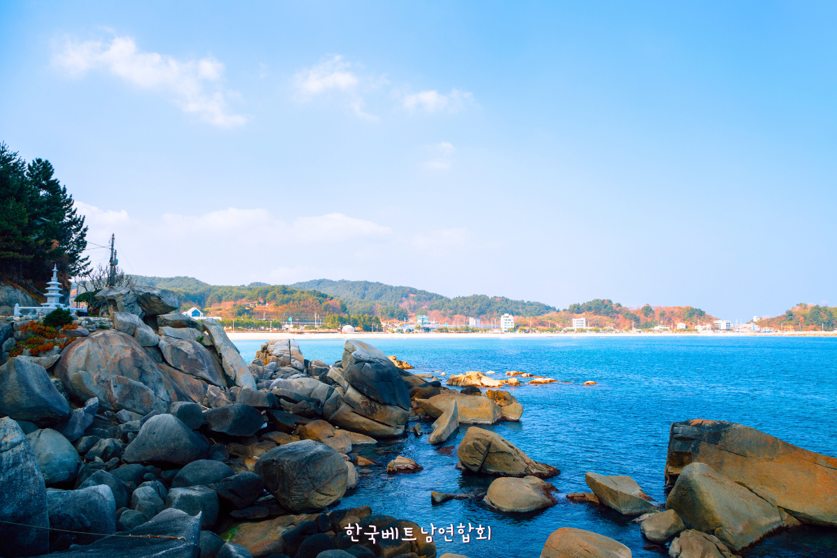 여름철 한국 양양 해변 전경 여름철 한국 양양 해변 전경